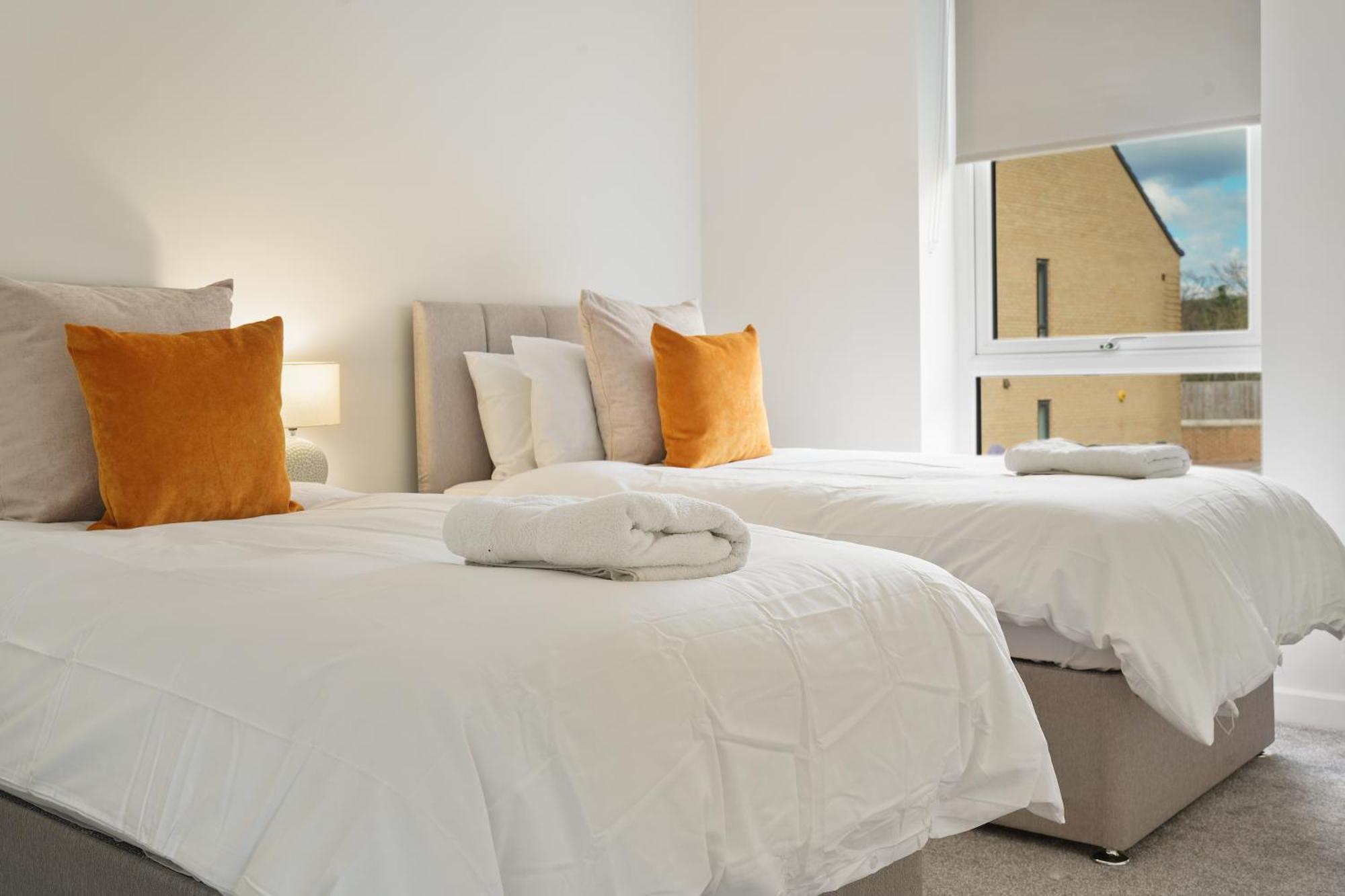 Mersey Way, Spacious 3 Bed Home, Close To Sheffield City Centre & Free Driveway Parking - Perfect For Workers, Groups & Families - Hosted By Stay Host Save Buitenkant foto